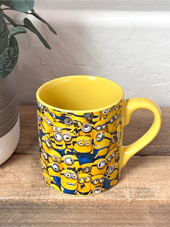 Silver Buffalo Other - Silver Buffalo Despicable Me Cluttered Minions Ceramic Coffee Mug 14 oz